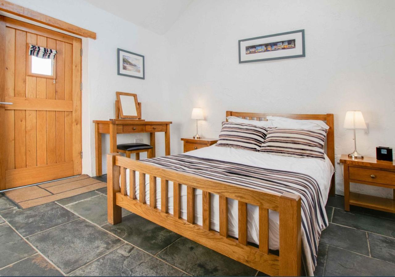 Slade Barn Villa Оксуич Екстериор снимка